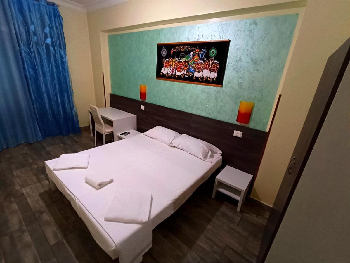 Tiburtina Guesthouse Рим Екстериор снимка