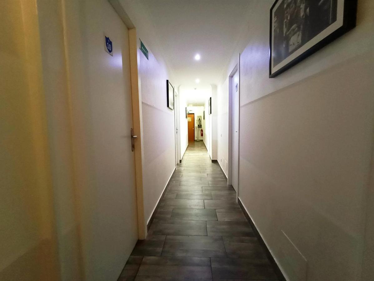 Tiburtina Guesthouse Рим Екстериор снимка