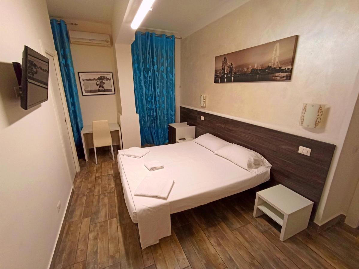 Tiburtina Guesthouse Рим Екстериор снимка
