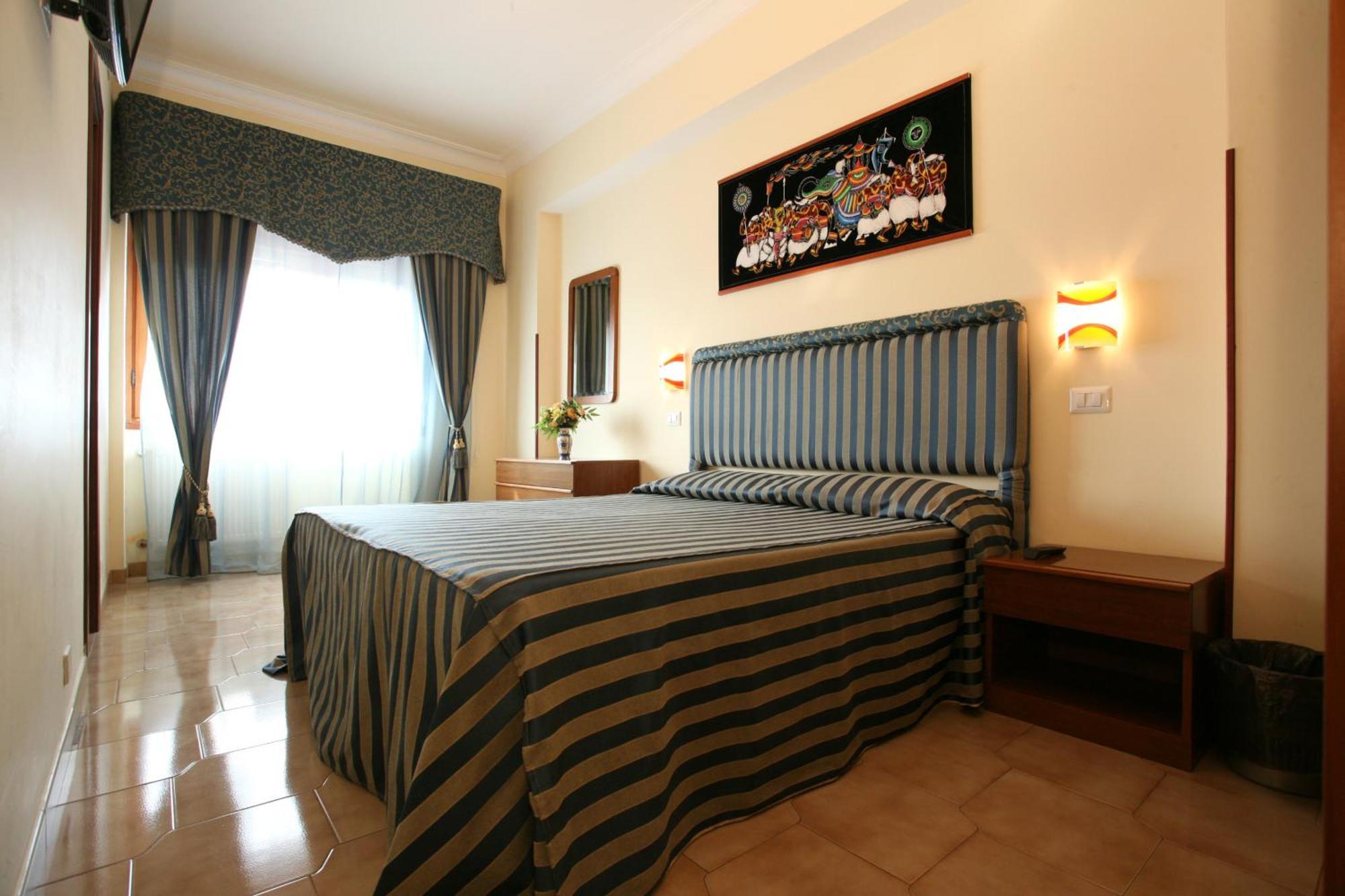 Tiburtina Guesthouse Рим Екстериор снимка