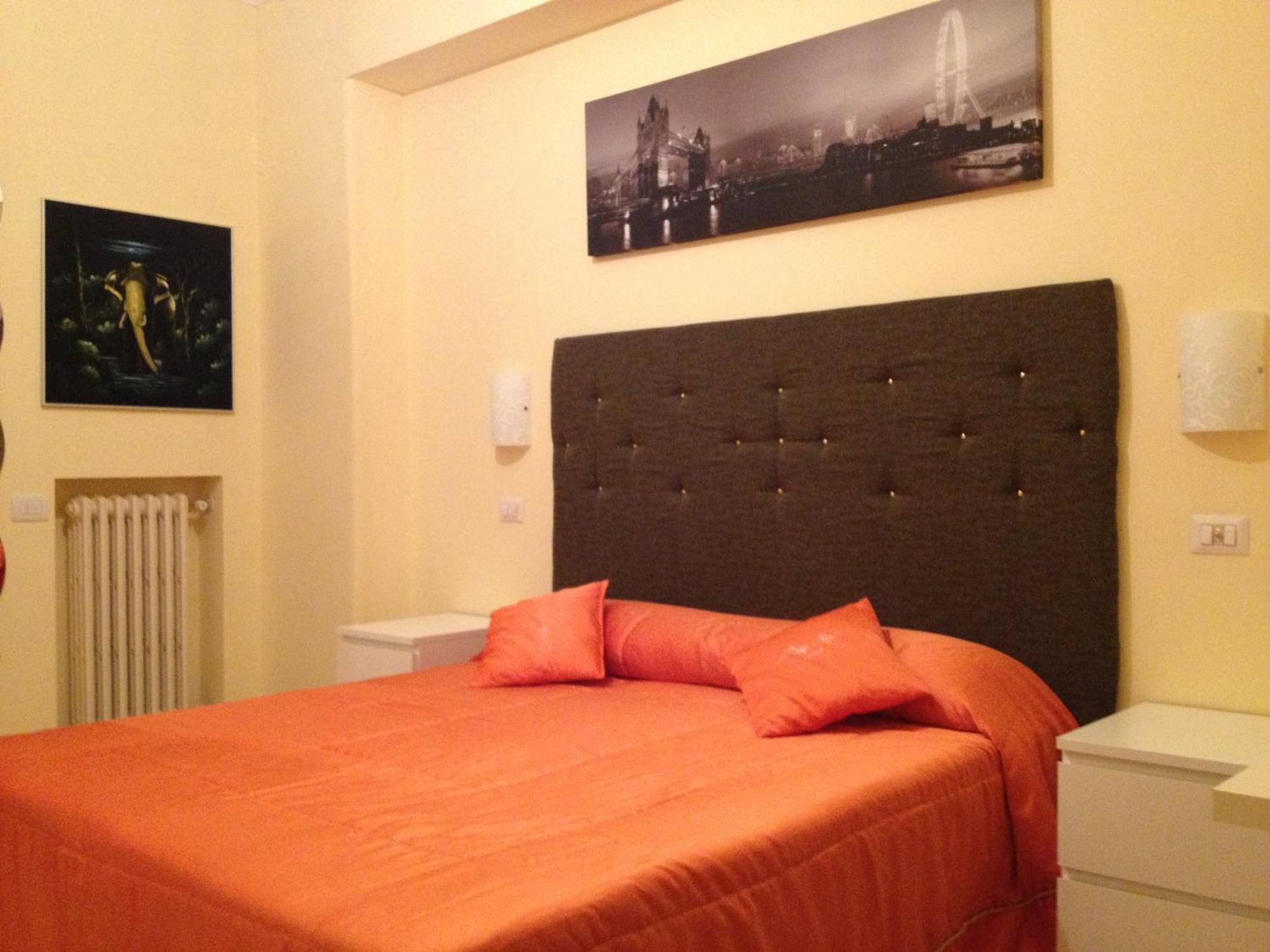 Tiburtina Guesthouse Рим Екстериор снимка